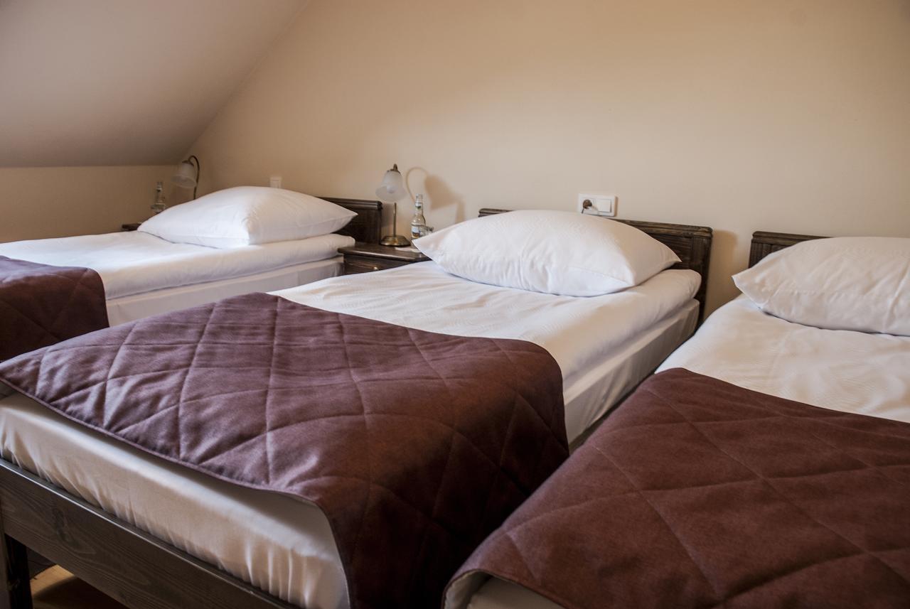 Hotel Pod Kogutkiem Krzywaczka エクステリア 写真